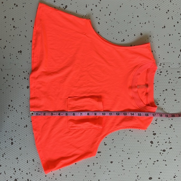 💘 FP MOVEMENT - THROWBACK CROPPED POCKET TANK ORANGE - Picture 7 of 7